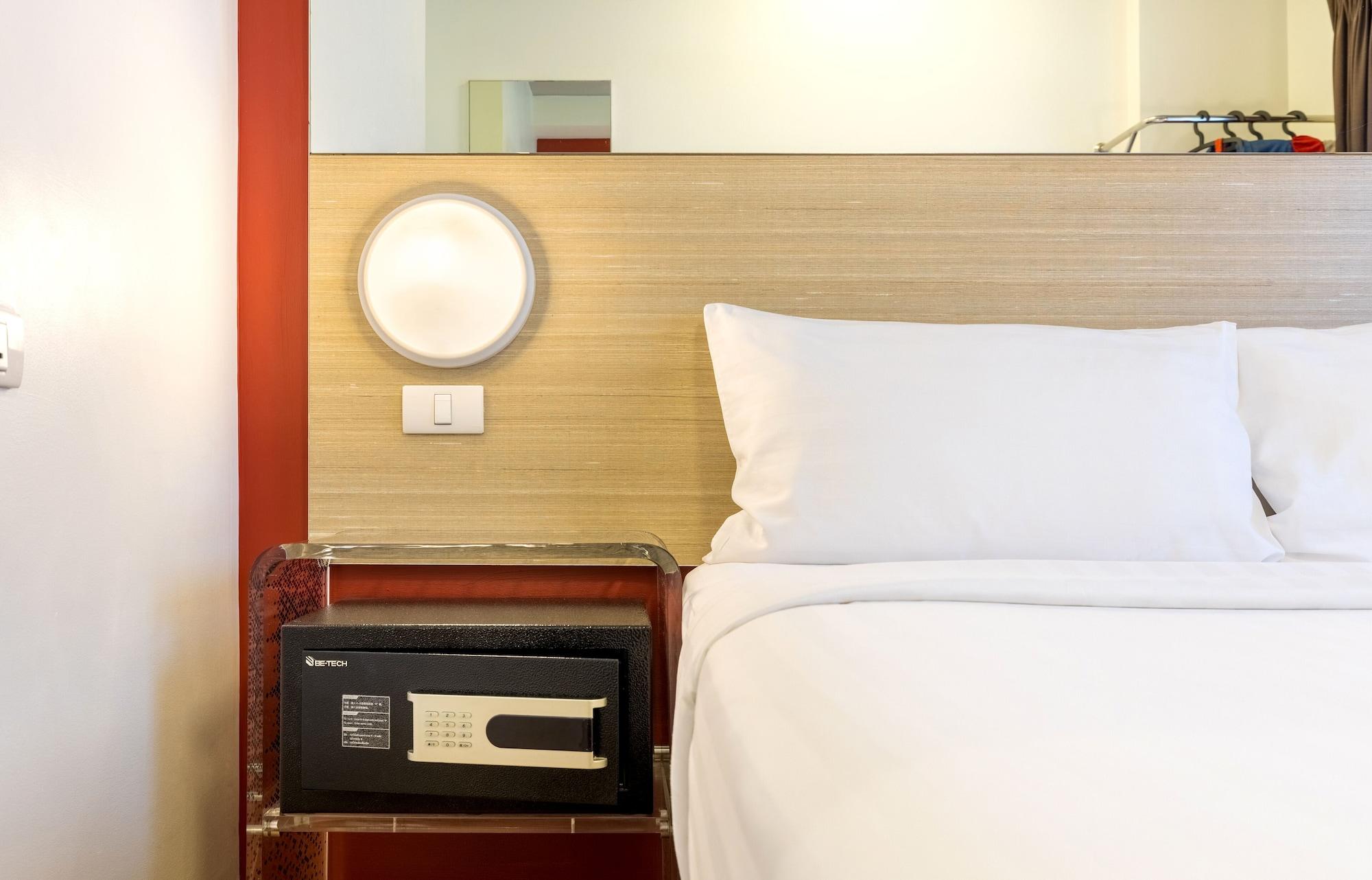 Red Planet Bangkok Asoke - Sha Extra Plus Екстер'єр фото