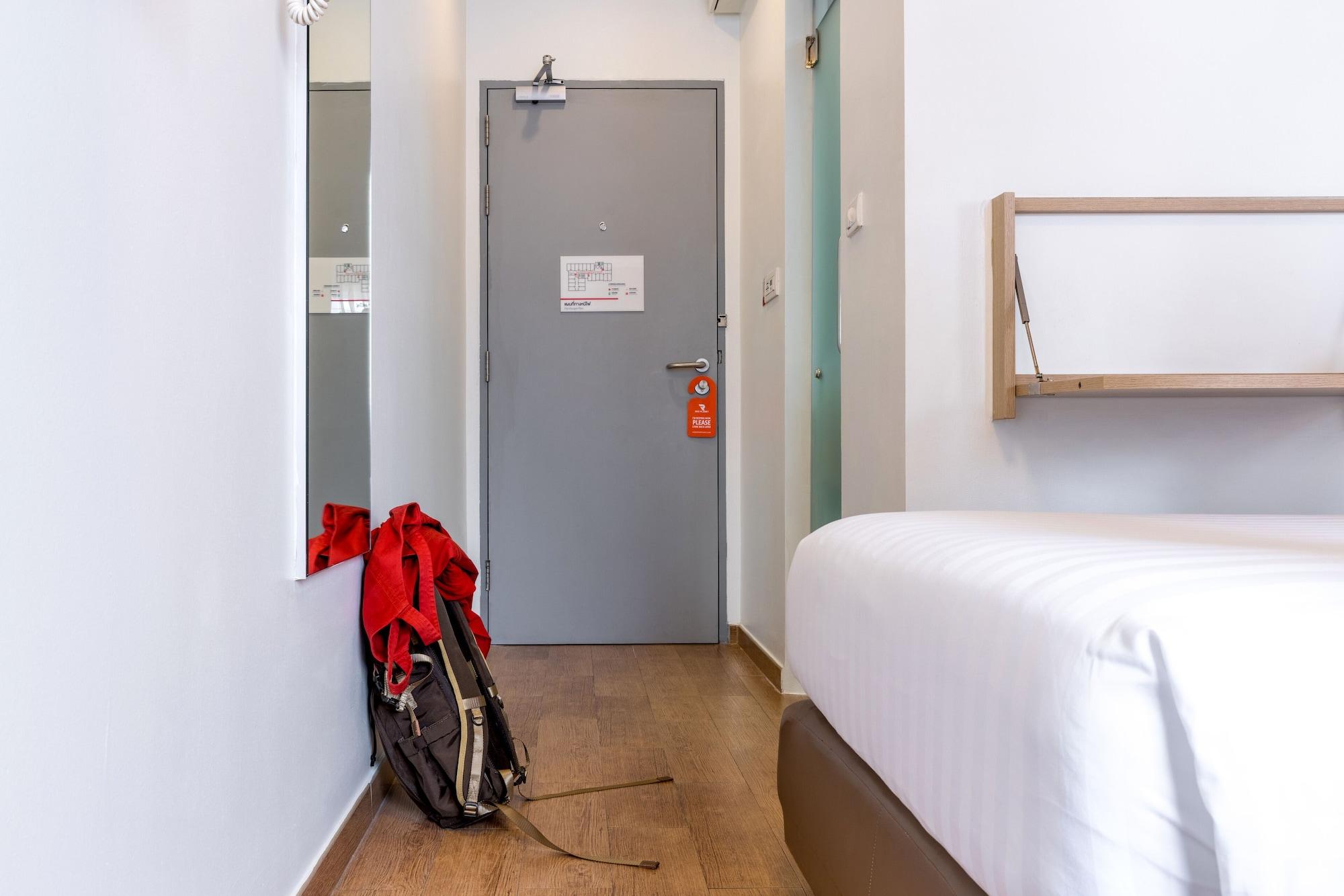 Red Planet Bangkok Asoke - Sha Extra Plus Екстер'єр фото