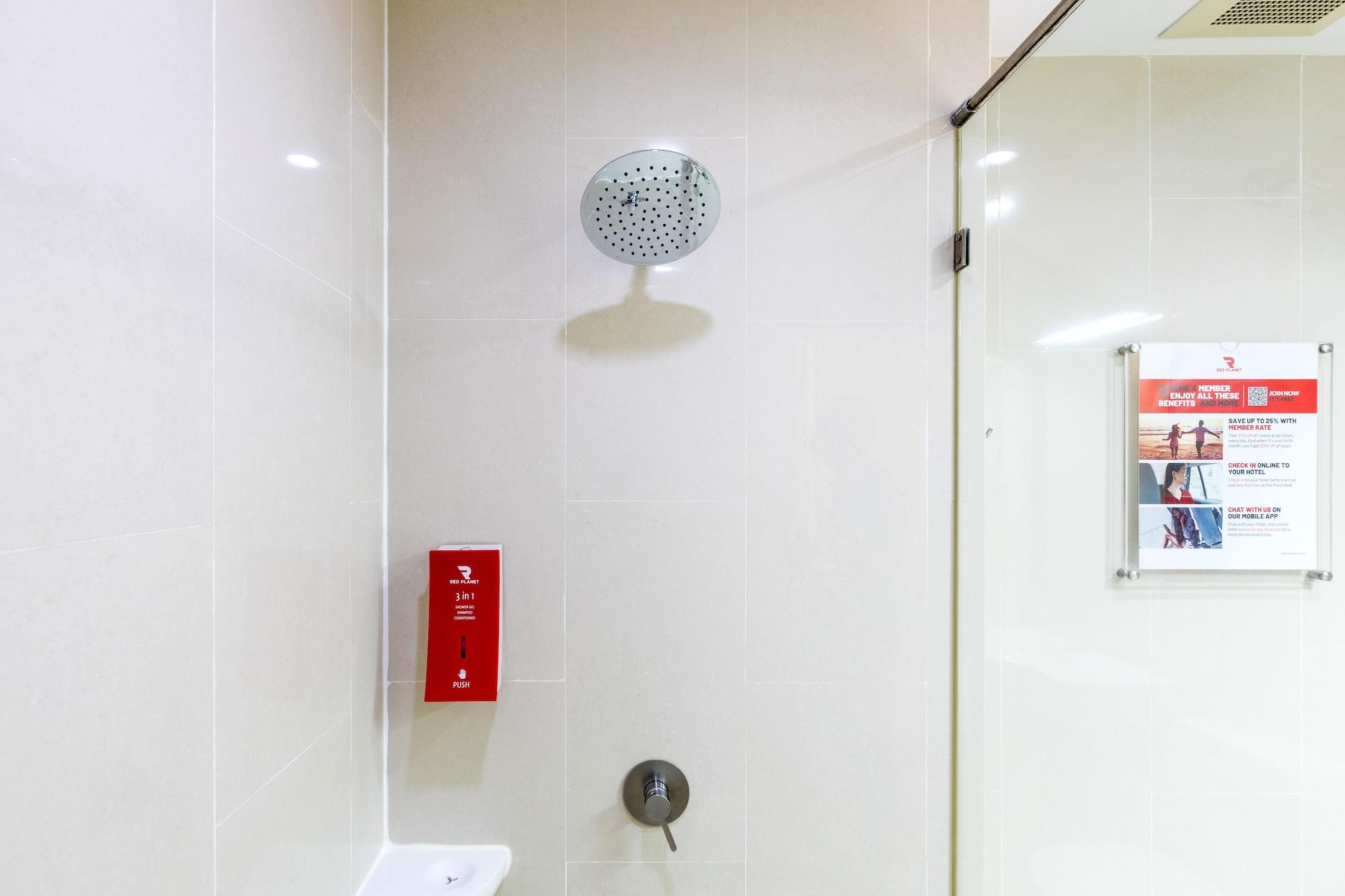 Red Planet Bangkok Asoke - Sha Extra Plus Екстер'єр фото