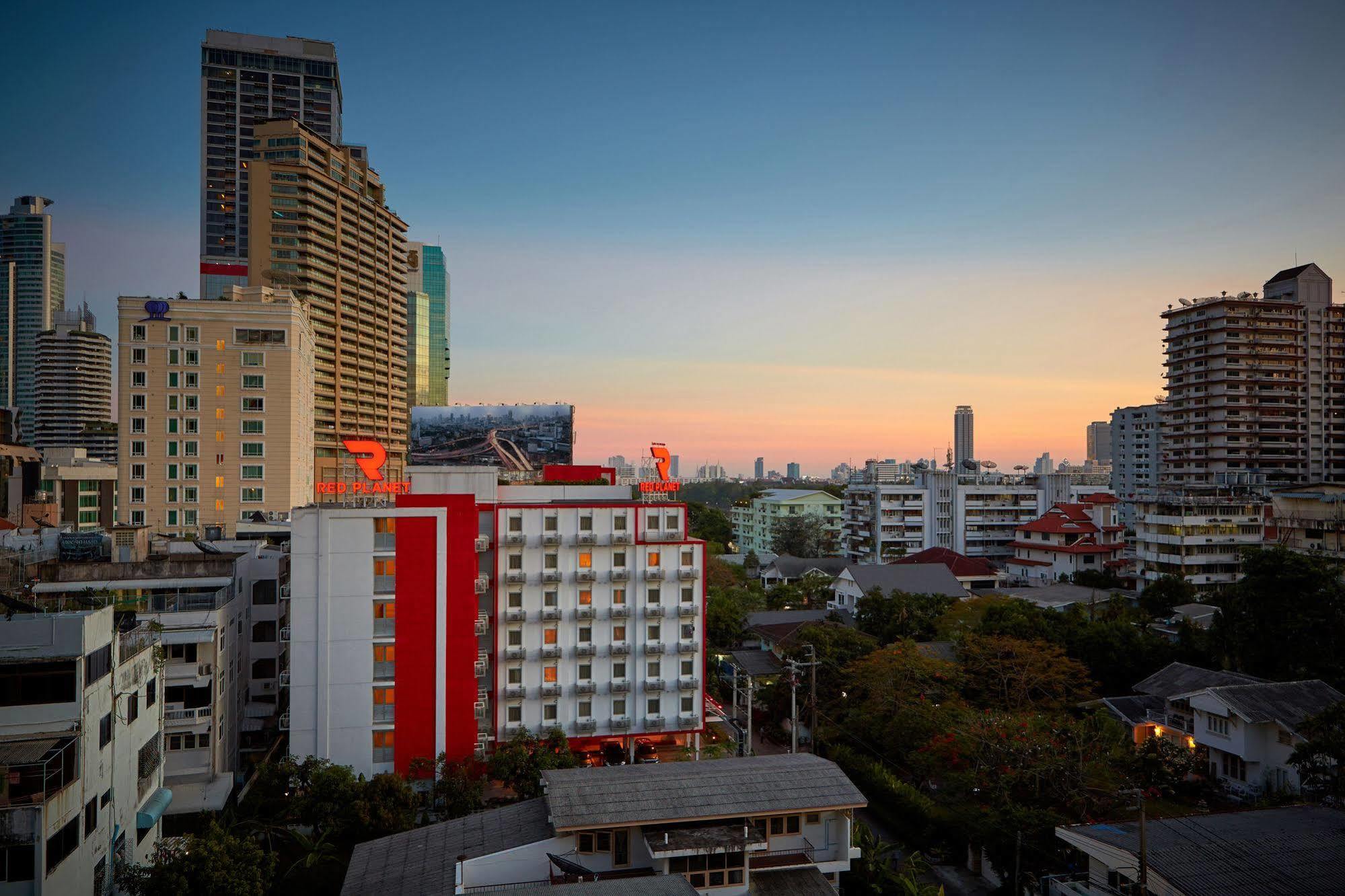 Red Planet Bangkok Asoke - Sha Extra Plus Екстер'єр фото